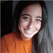 Profesora para adultos que ya cuentan con conocimientos previos de la lengua inglesa.